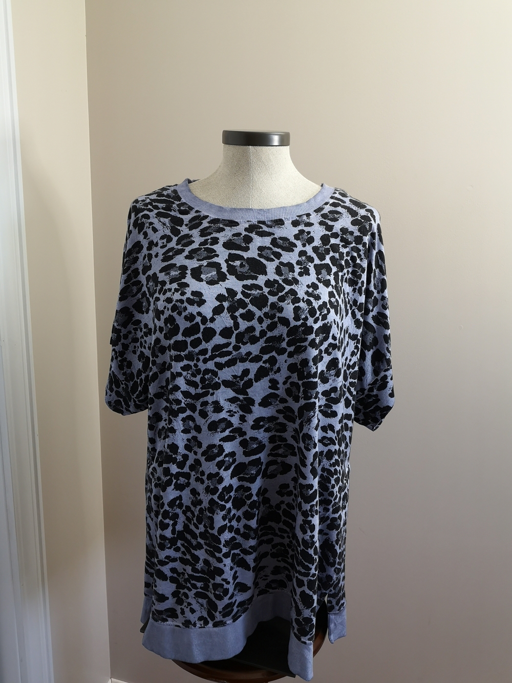 Dantelle 1X Leopard Print Tunic Top Lavender Gray Black